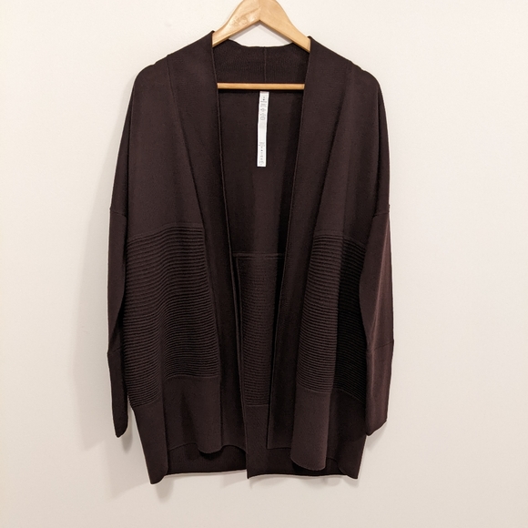 Lululemon Sit In Lotus Wrap II Black Cherry 8 - Picture 8 of 16